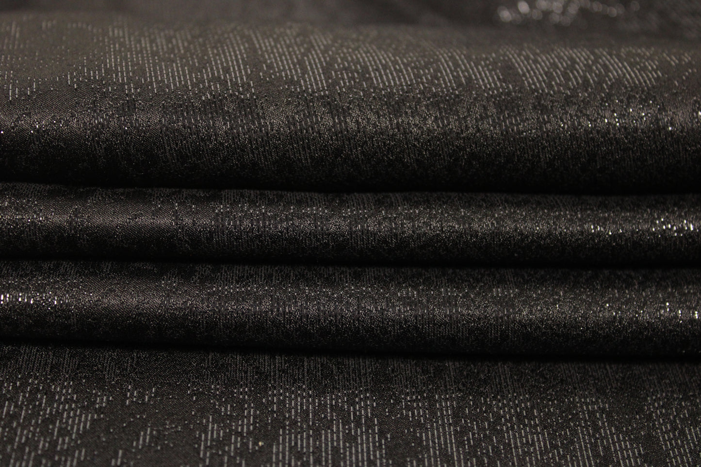 Tissu mousseline de soie et lurex - motif reptile - noir brillant - photo 2/4 | So Tissus