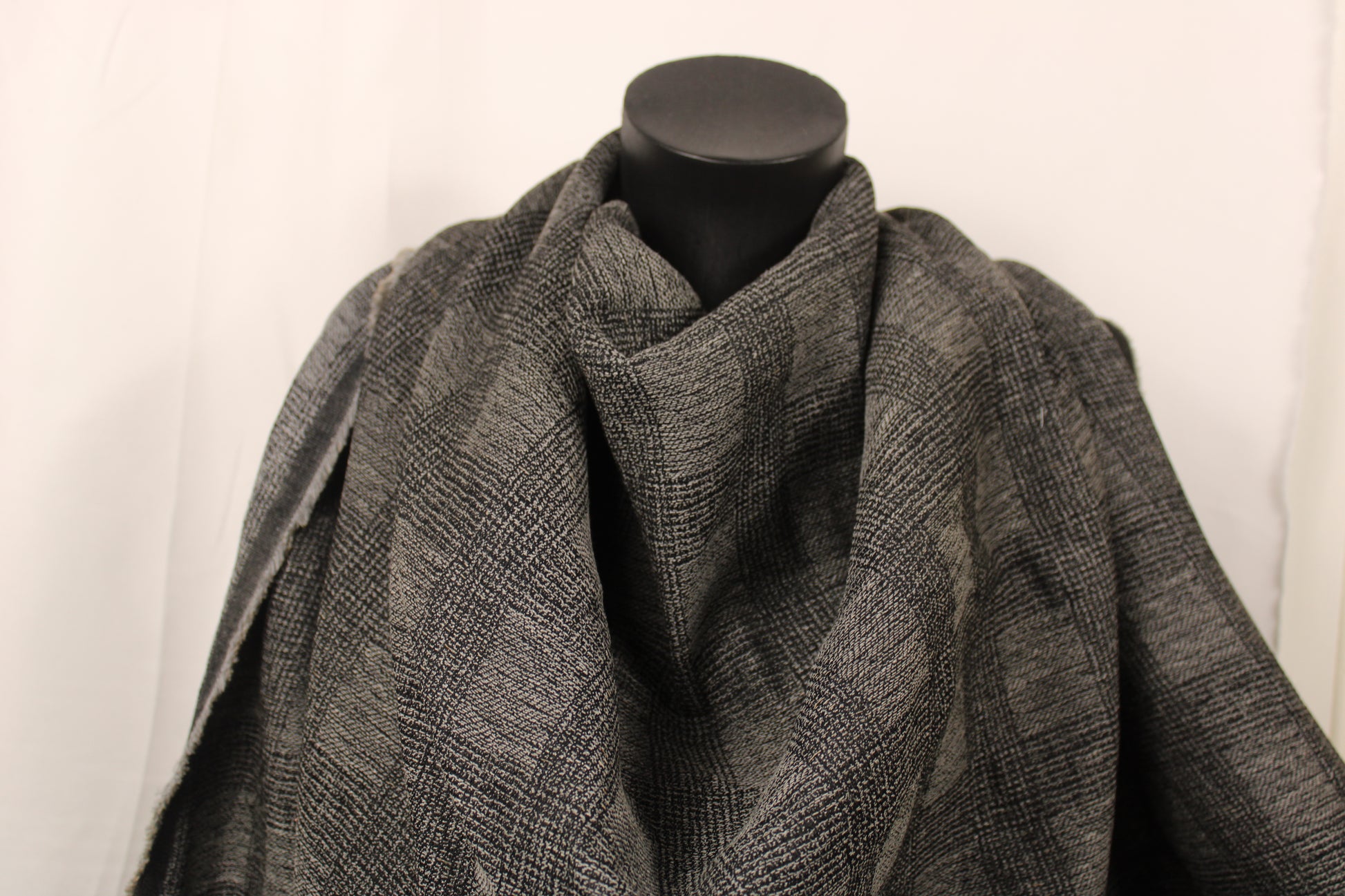 Tissu toile - denim à carreaux - gris et noir - photo 4/5 | So Tissus