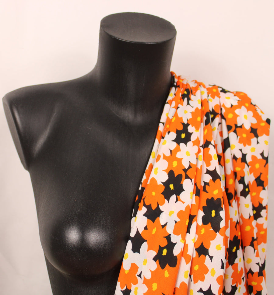 Tissu crêpe georgette  - imprimé fleurs vintages  - noir, orange et blanc