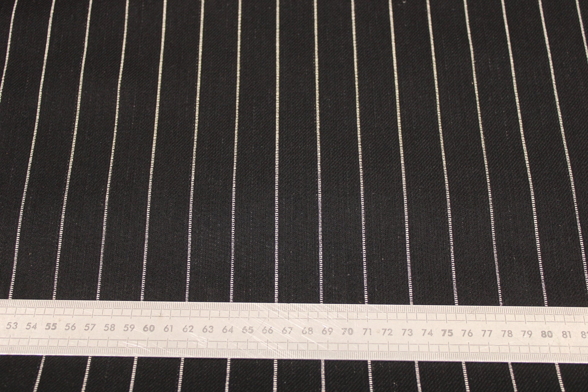 Tissu toile - denim à rayures - noiret blanc - photo 5/5 | So Tissus