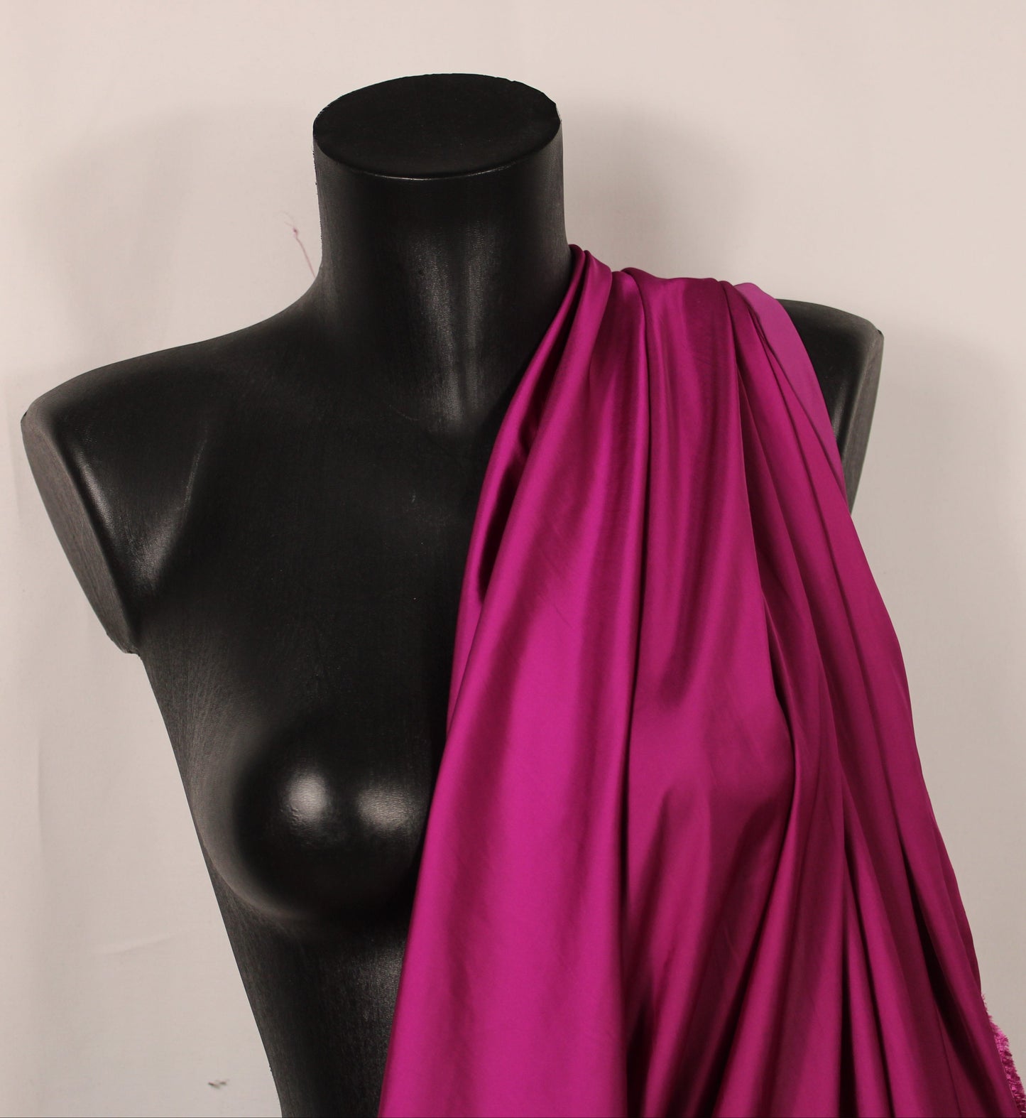 Tissu satin - magenta - photo 3/4 | So Tissus
