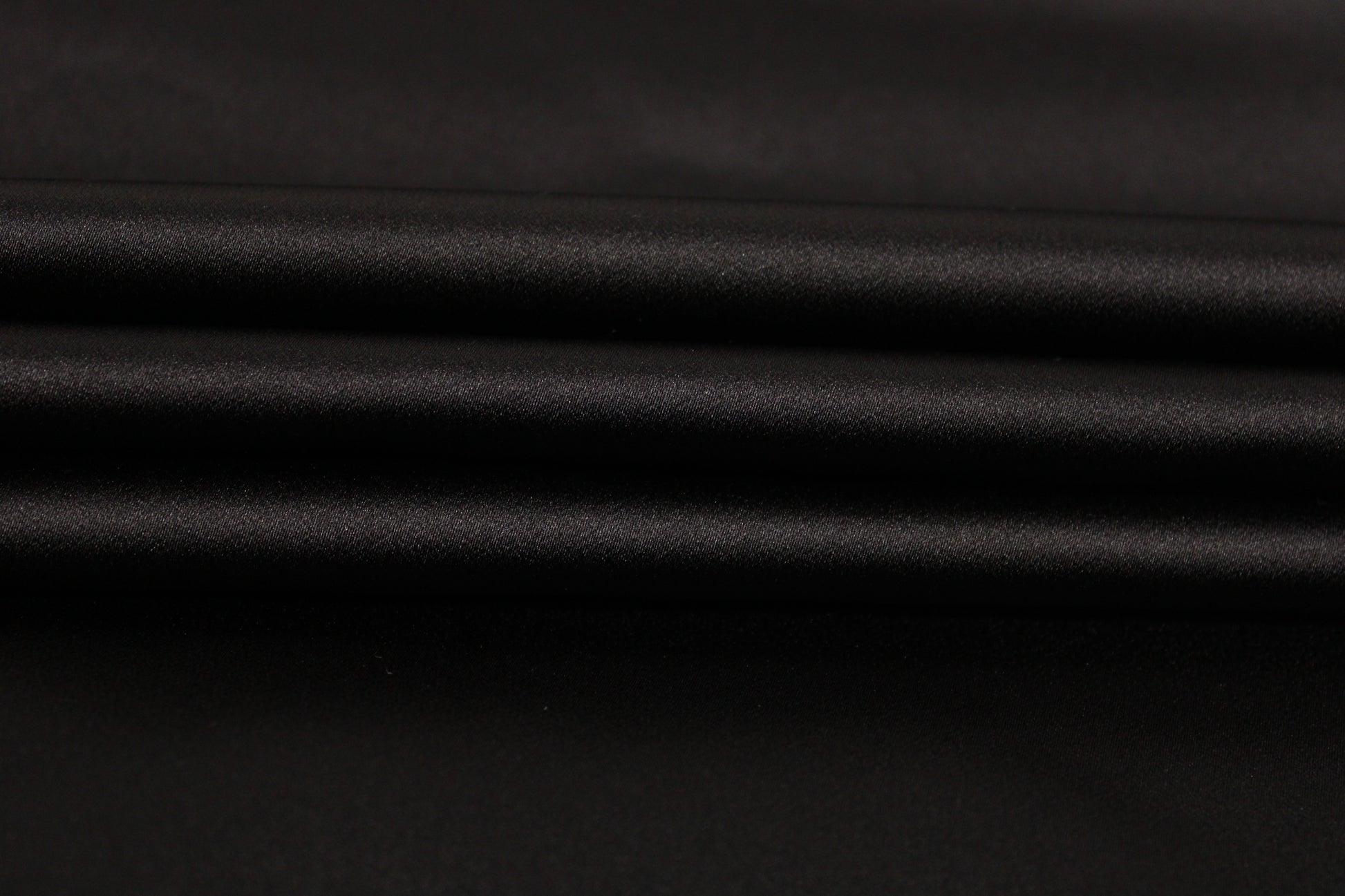 Tissu satin duchesse - noir - photo 2/4 | So Tissus