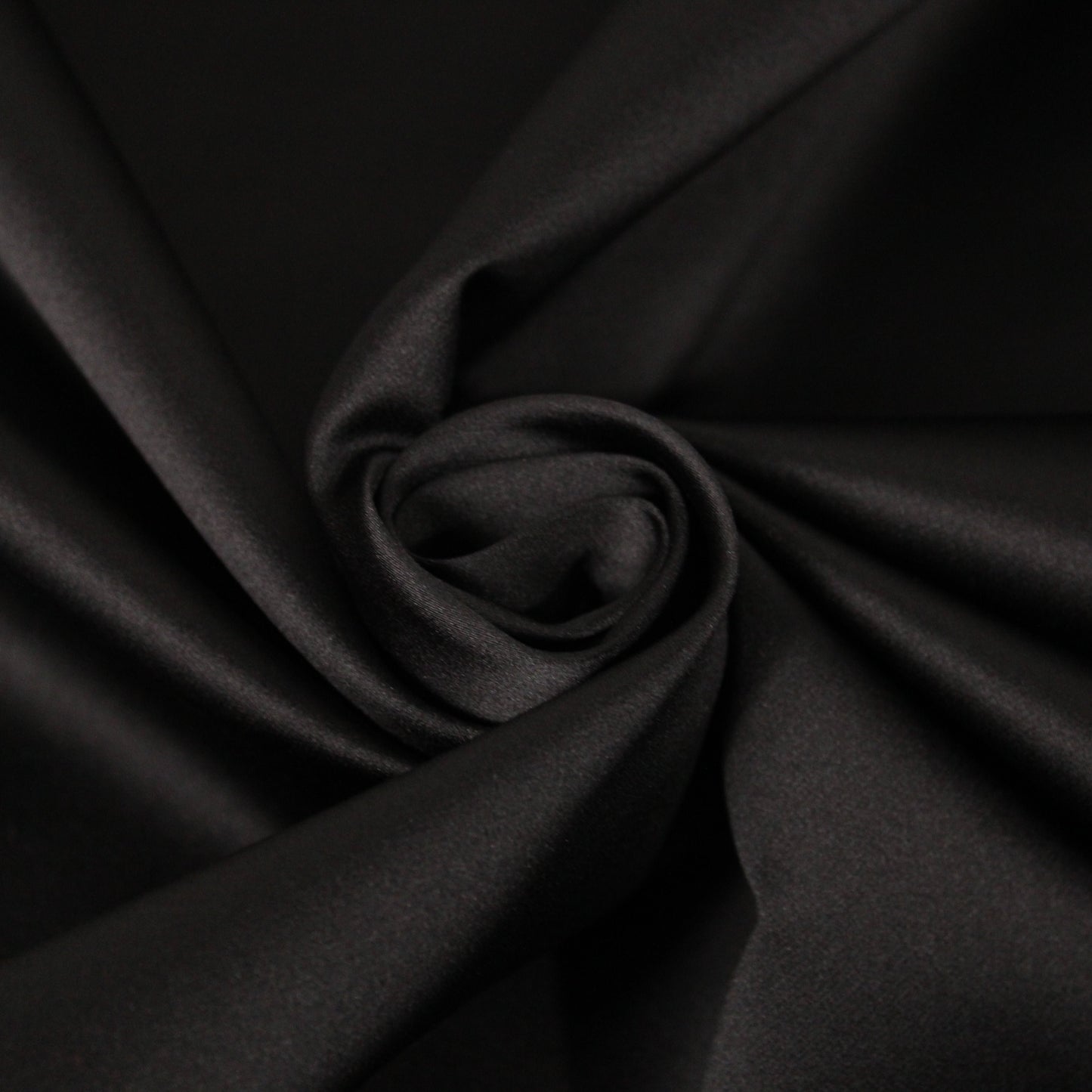 Tissu satin duchesse - noir - photo 1/4 | So Tissus