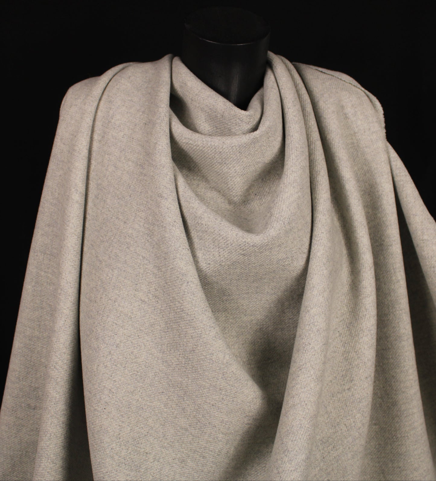 Tissu lainage - ton gris clair - photo 4/4 | So Tissus