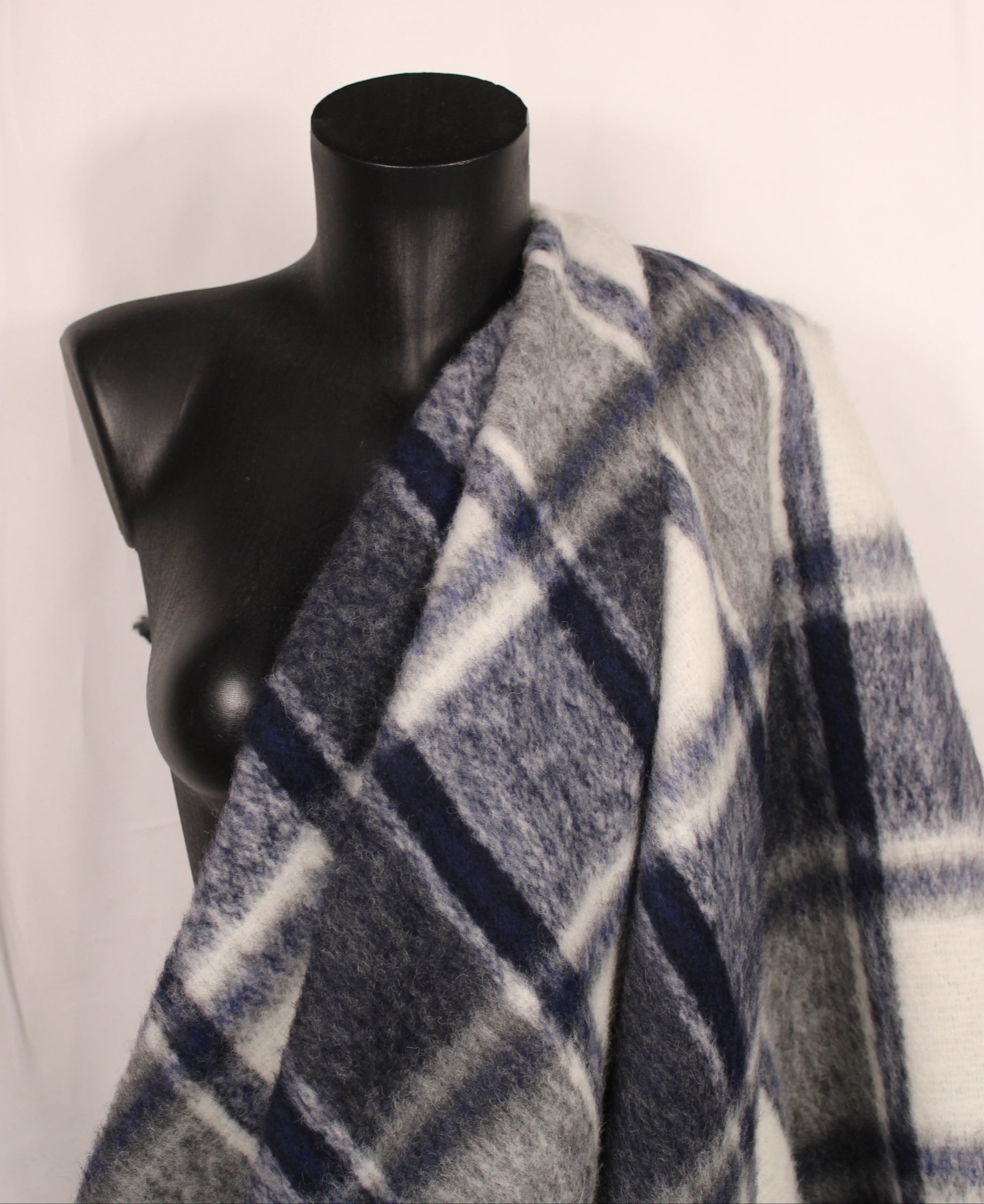 Tissu lainage - à carreaux - gris, écru et bleu marine - photo 3/5 | So Tissus
