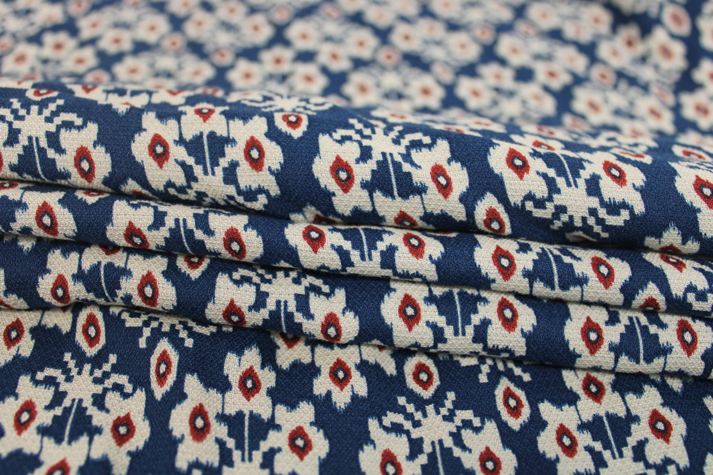 Tissu viscose - imprimé fleurs abstraites - ton bleu pétrole - photo 2/5 | So Tissus