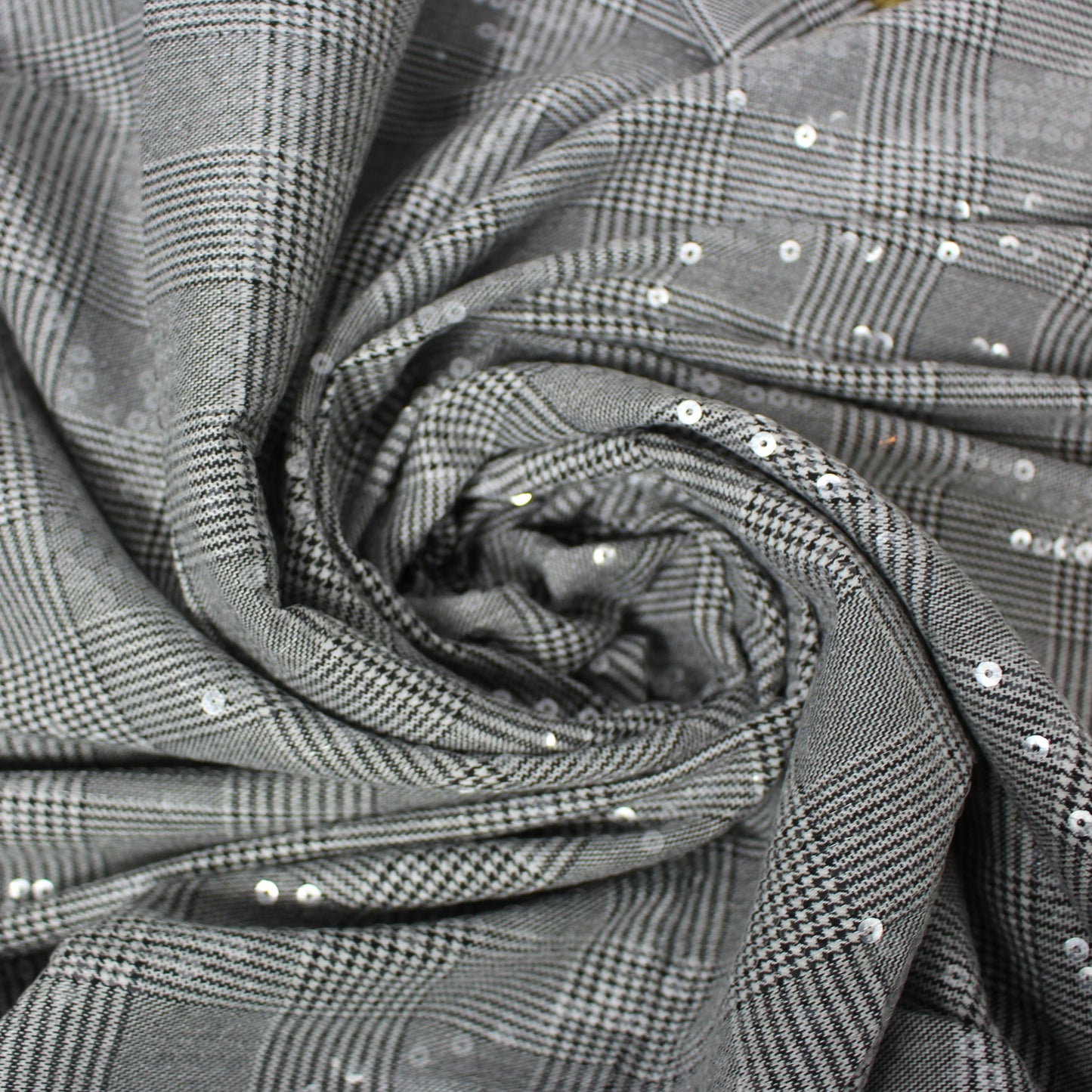Tissus haute couture. Tissus au mètre pas cher. Tissus pas cher. Acheter tissus au mètre. Tissus français. Tissus de grandes maisons. Tissus haut de gamme. Tissus pour collection. Tissus pour createur. Jeune createur. Laine. Soie. Coton. Lin.