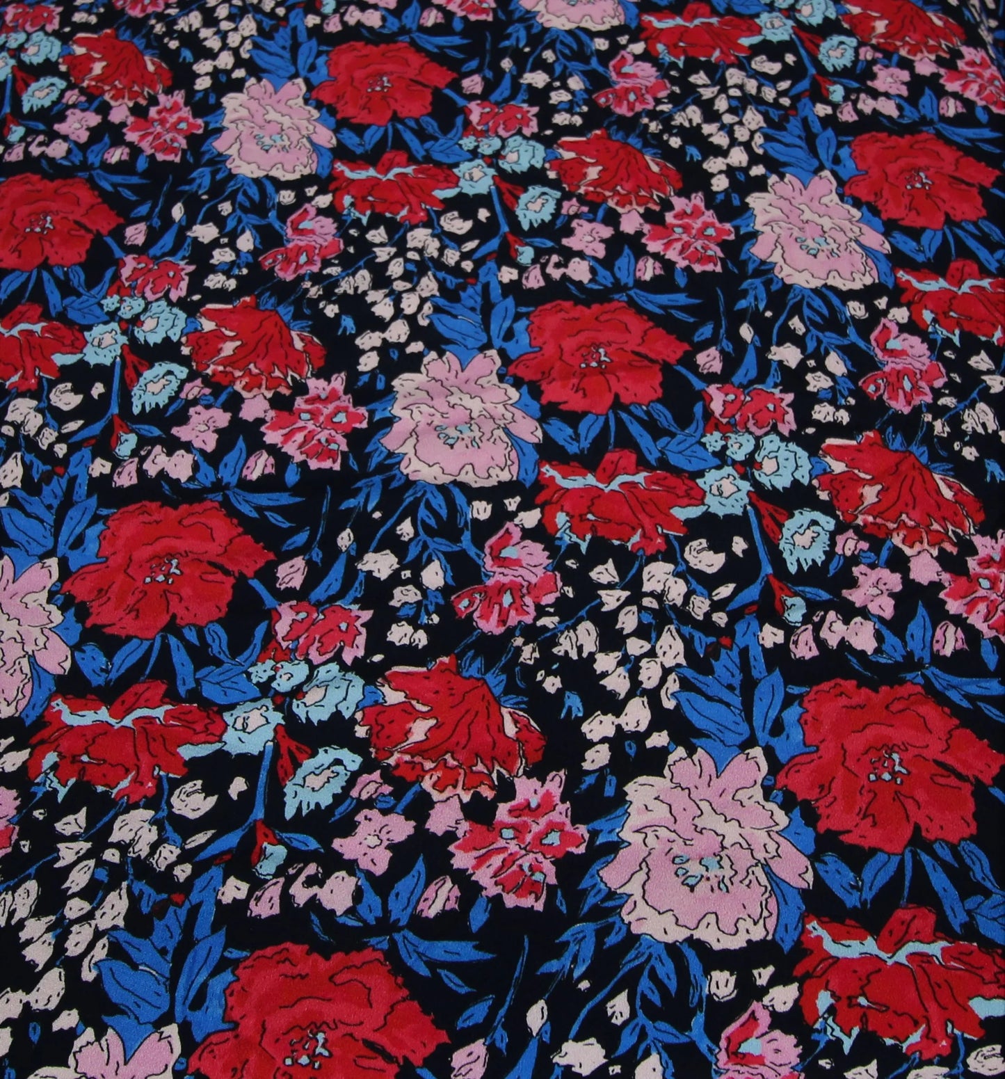 Tissu crêpe viscose imprimé fleuri | Bennytex | Mondial Tissus | Cousette | Tissus de rêve | Tissus.net