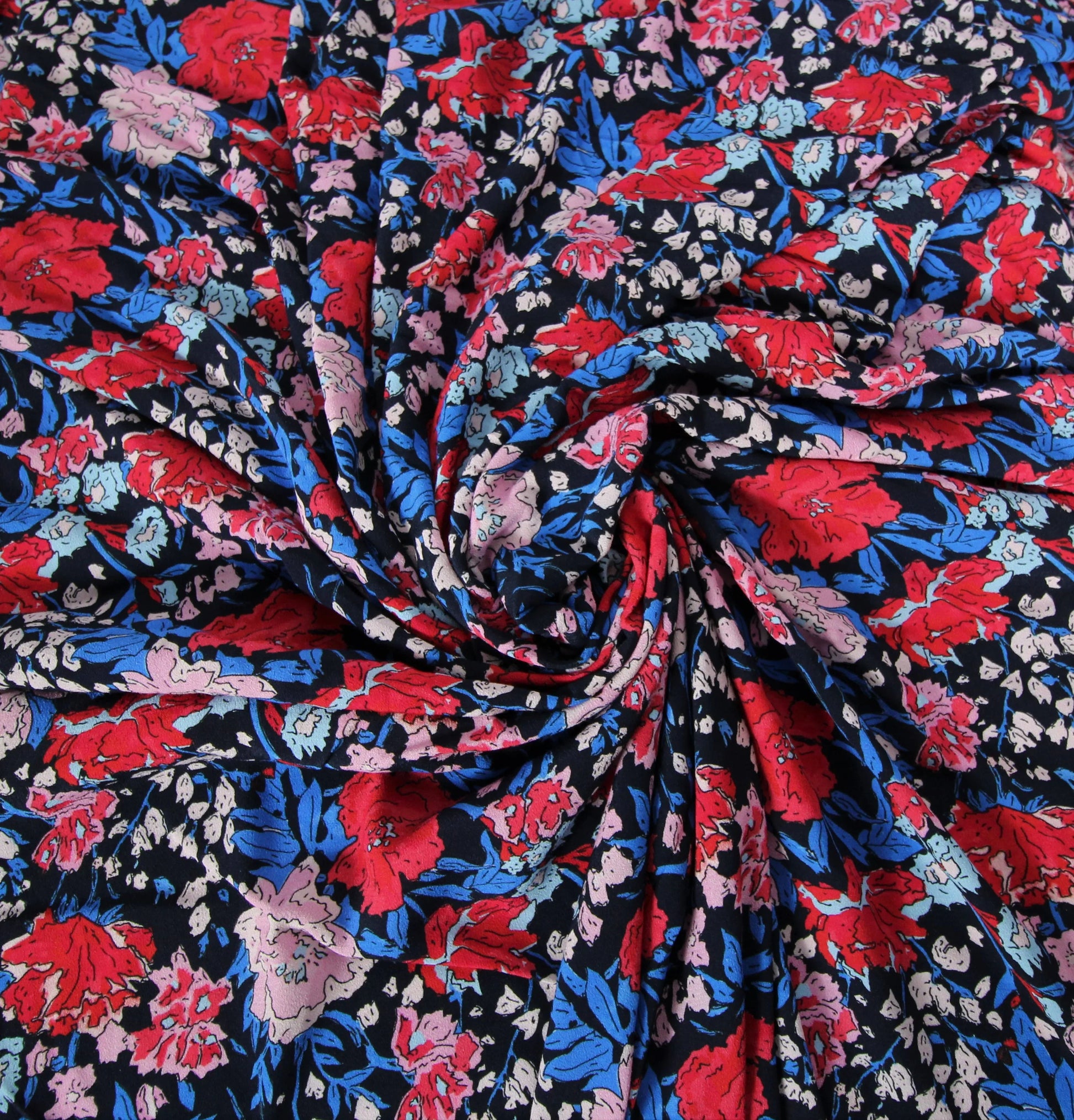 Tissu crêpe viscose imprimé fleuri | Bennytex | Mondial Tissus | Cousette | Tissus de rêve | Tissus.net