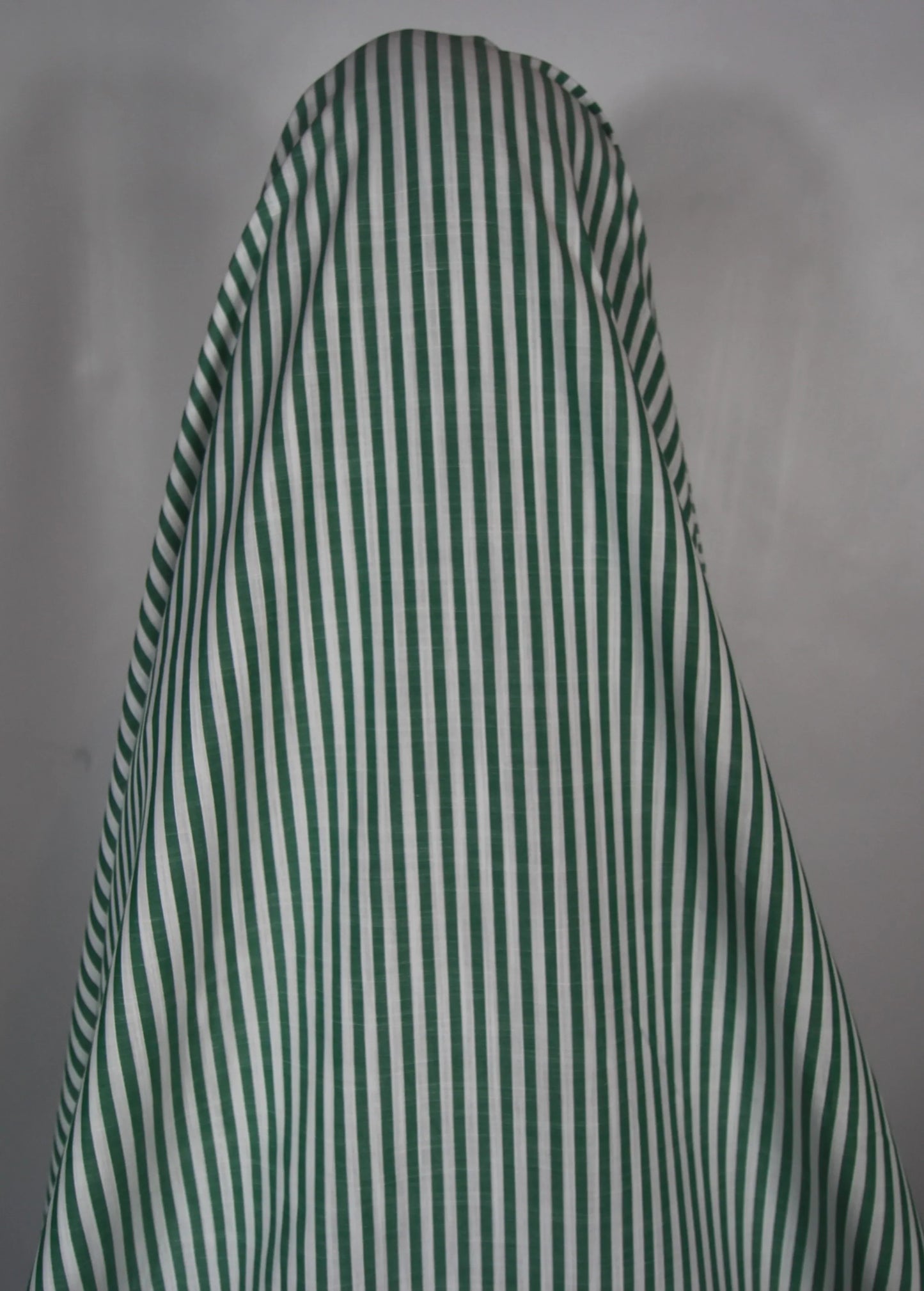 Tissus haute couture. Tissus au mètre pas cher. Tissus pas cher. Acheter tissus au mètre. Tissus français. Tissus de grandes maisons. Tissus haut de gamme. Tissus pour collection. Tissus pour createur. Jeune createur. Laine. Soie. Coton. Lin.