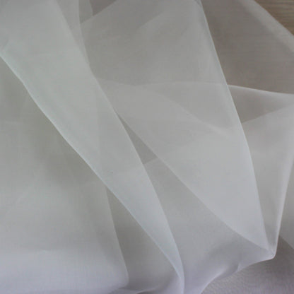 Tissu organza de soie 100% - blanc | Bennytex | Mondial Tissus | Cousette | Tissus de rêve | Tissus.net
