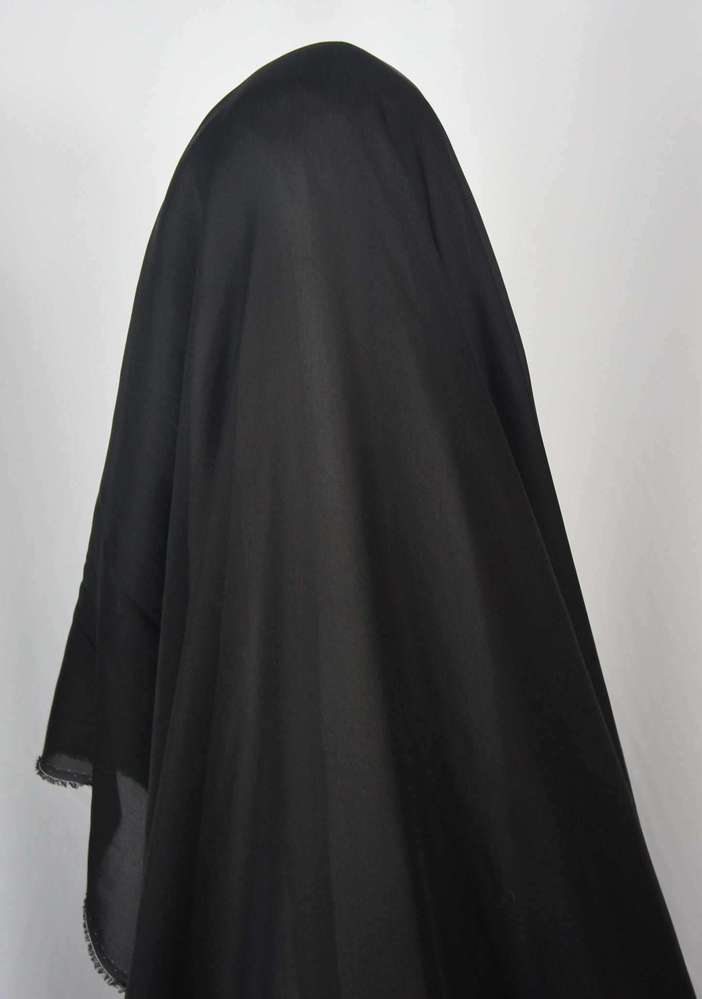 Tissus haute couture. Tissus au mètre pas cher. Tissus pas cher. Acheter tissus au mètre. Tissus français. Tissus de grandes maisons. Tissus haut de gamme. Tissus pour collection. Tissus pour createur. Jeune createur. Laine. Soie. Coton. Lin.