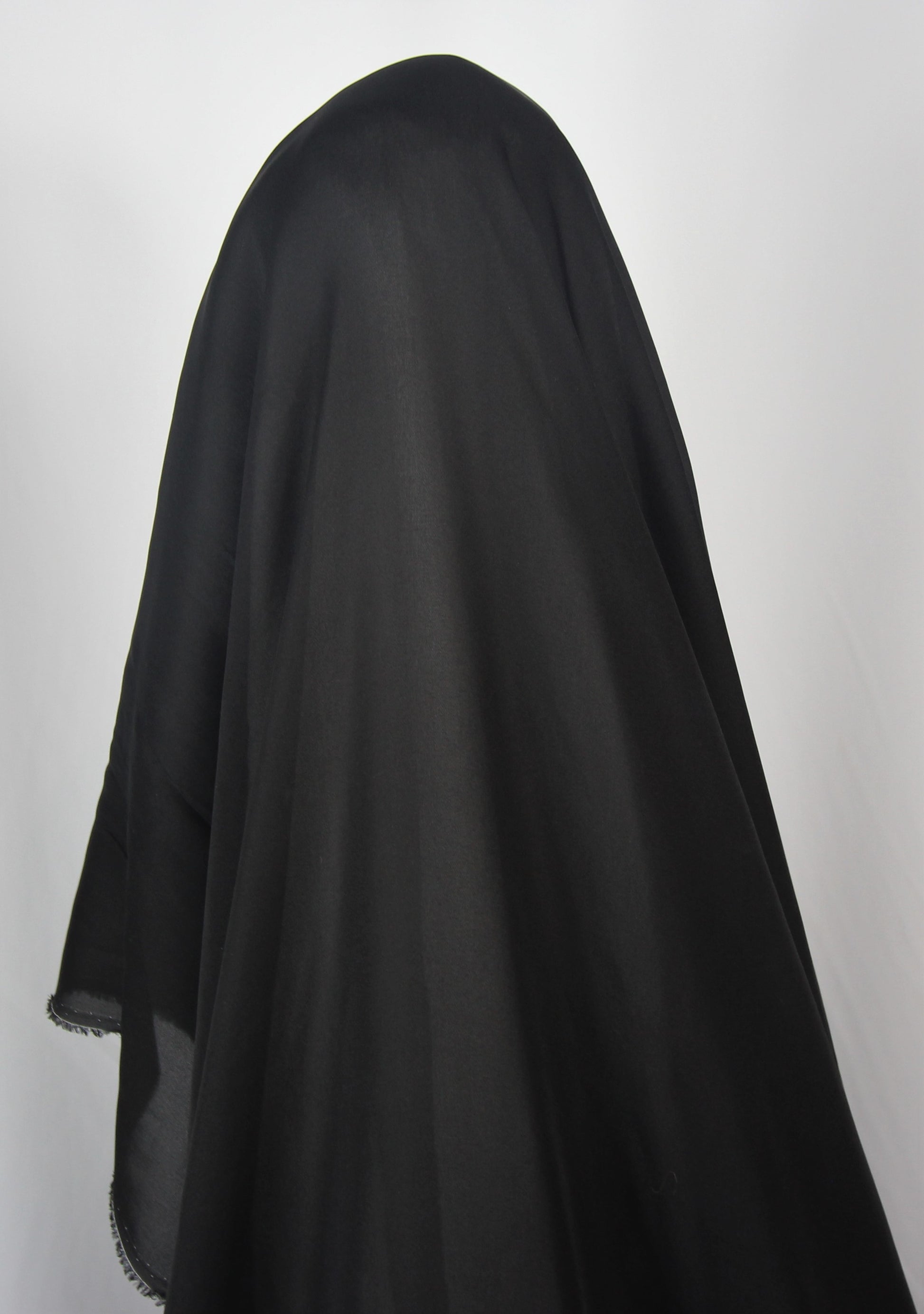Tissus haute couture. Tissus au mètre pas cher. Tissus pas cher. Acheter tissus au mètre. Tissus français. Tissus de grandes maisons. Tissus haut de gamme. Tissus pour collection. Tissus pour createur. Jeune createur. Laine. Soie. Coton. Lin.
