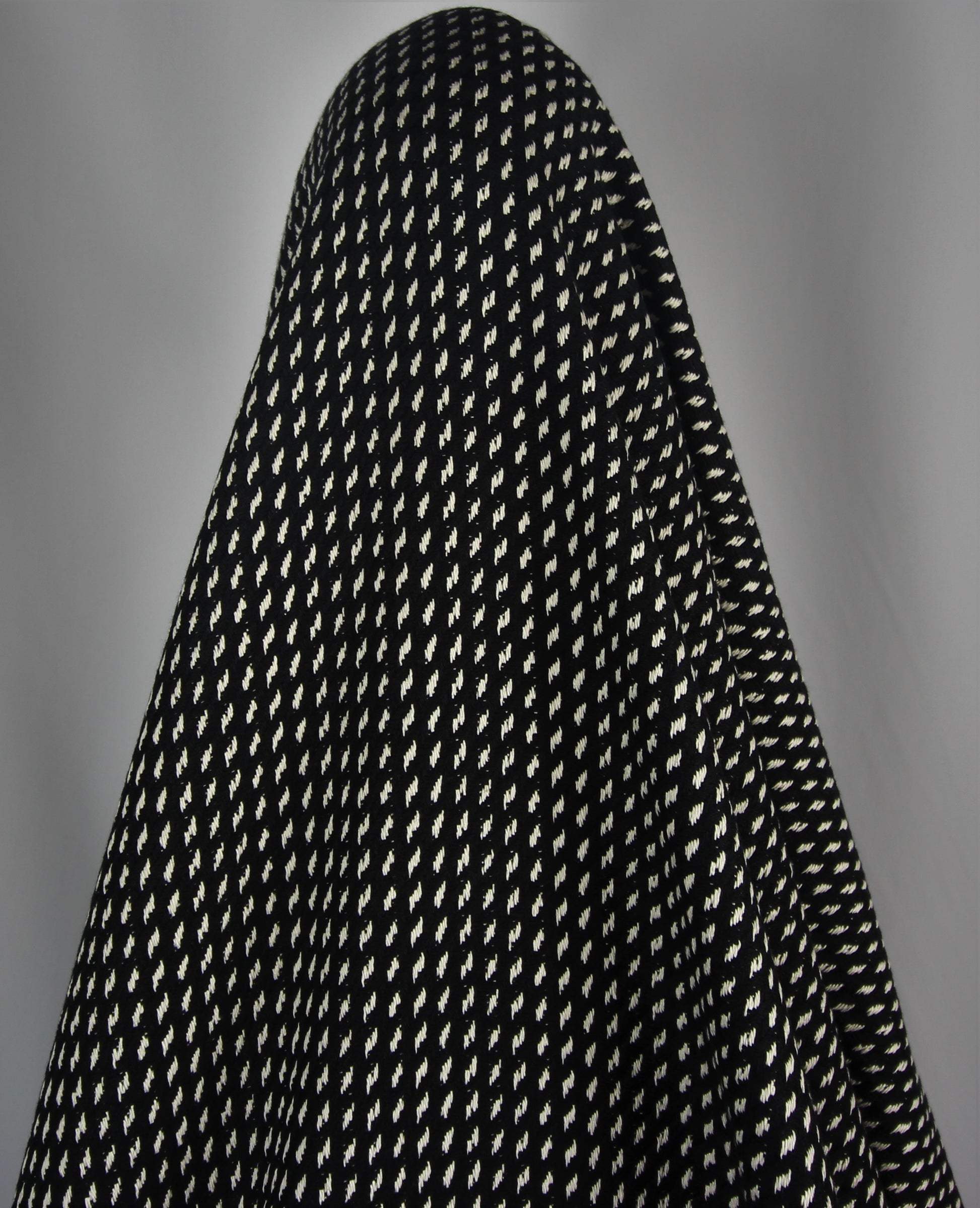 Tissu tweed coton - noir et blanc | Bennytex | Mondial Tissus | Cousette | Tissus de rêve | Tissus.net