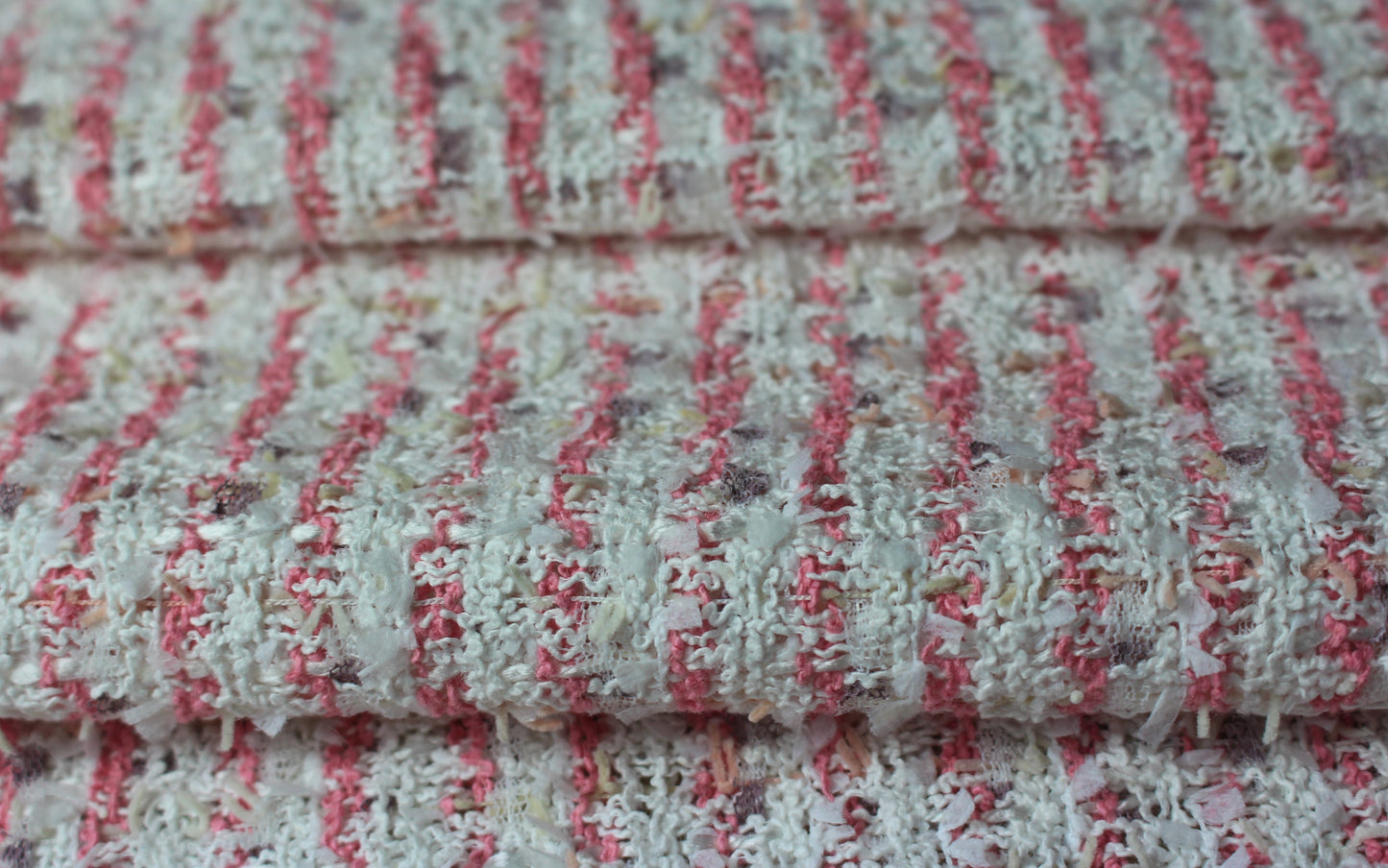 Tissu tweed coton - rayures blanches et roses | Bennytex | Mondial Tissus | Cousette | Tissus de rêve | Tissus.net