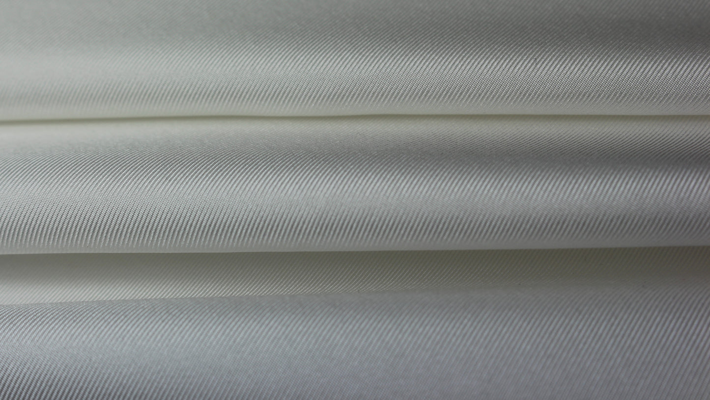 Tissu twill de soie - blanc | Bennytex | Mondial Tissus | Cousette | Tissus de rêve | Tissus.net