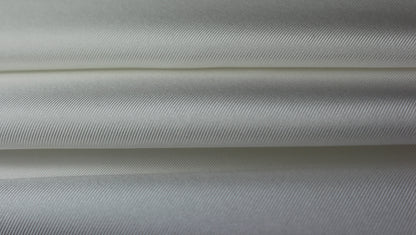Tissu twill de soie - blanc | Bennytex | Mondial Tissus | Cousette | Tissus de rêve | Tissus.net