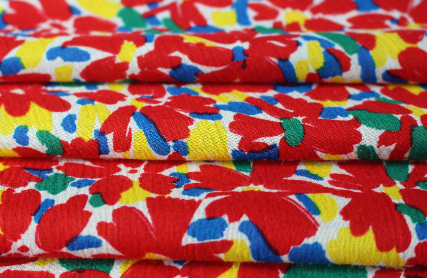 Tissu voile de coton - imprimé fleuri | Bennytex | Mondial Tissus | Cousette | Tissus de rêve | Tissus.net