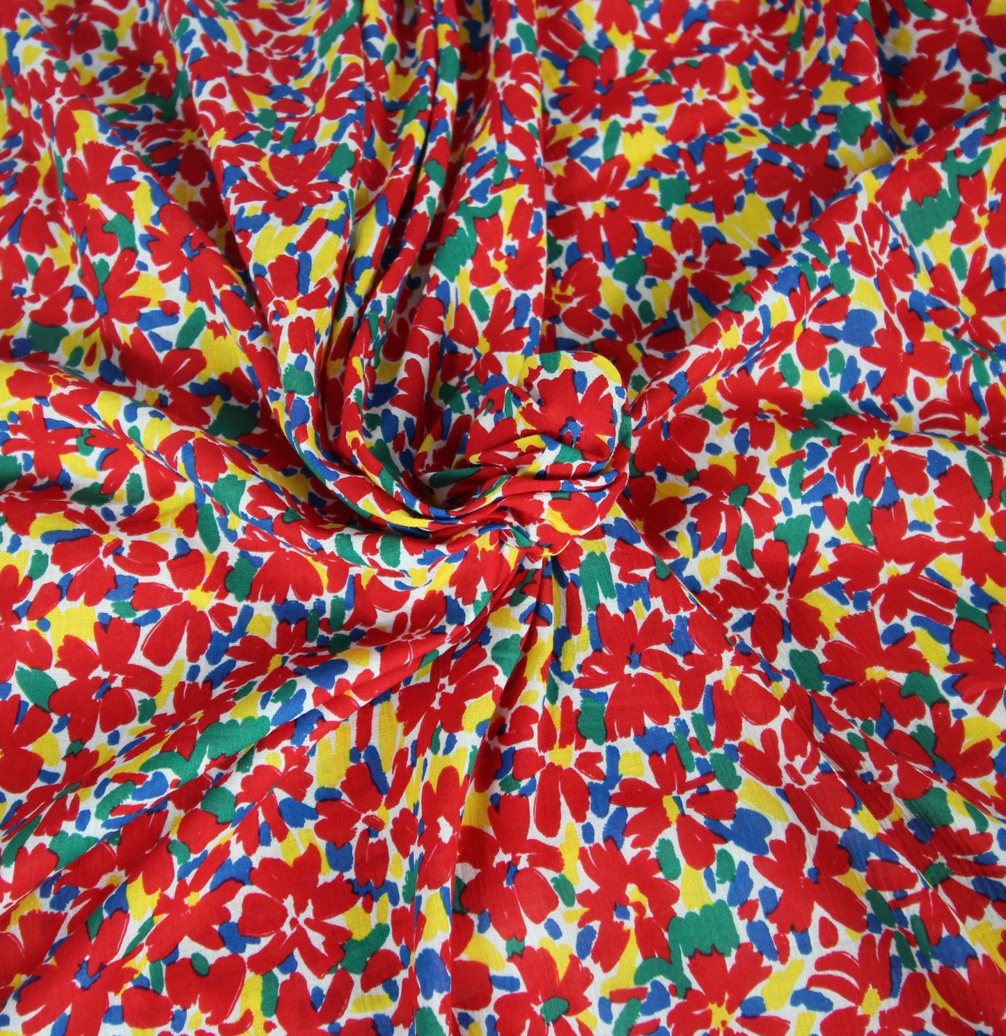 Tissu voile de coton - imprimé fleuri | Bennytex | Mondial Tissus | Cousette | Tissus de rêve | Tissus.net