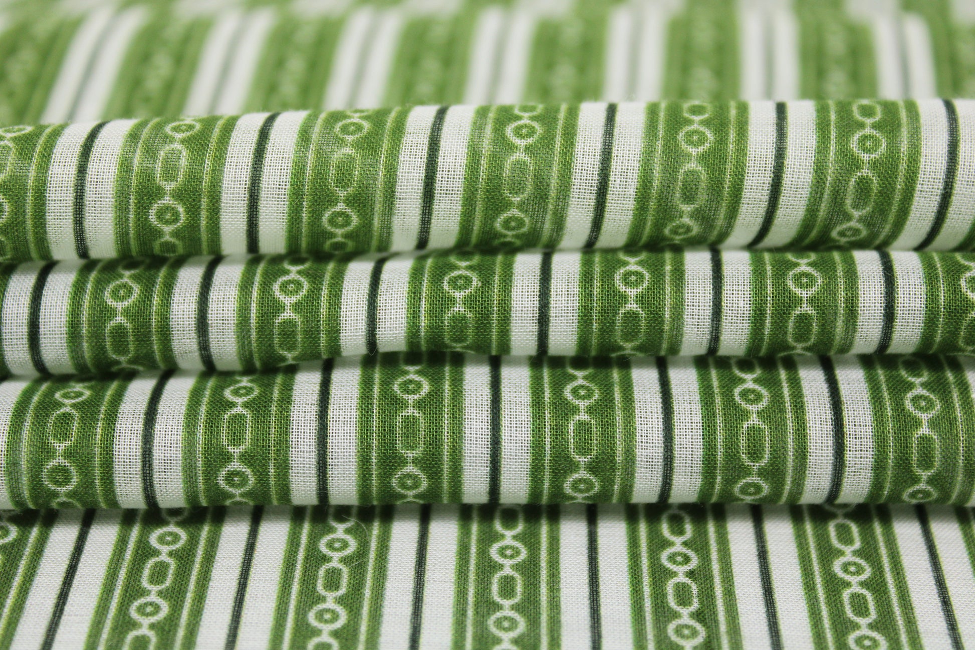 Tissu voile de coton - imprimé rayé - ton vert et blanc - photo 2/5 | So Tissus
