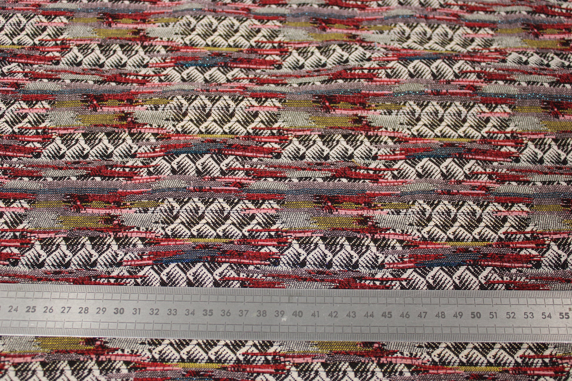 Tissu brocart motif ethnique - multicolore - photo 4/5 | So Tissus