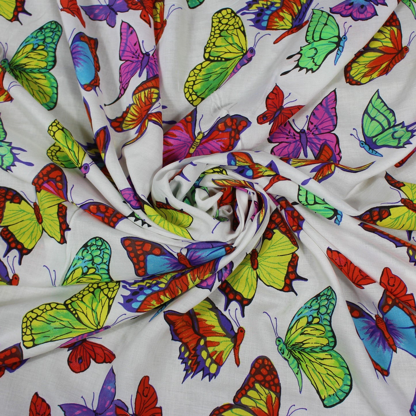 So Tissus - Tissu popeline coton - imprimé papillon | Bennytex | Mondial Tissus | Cousette | Tissus de rêve | Tissus.net