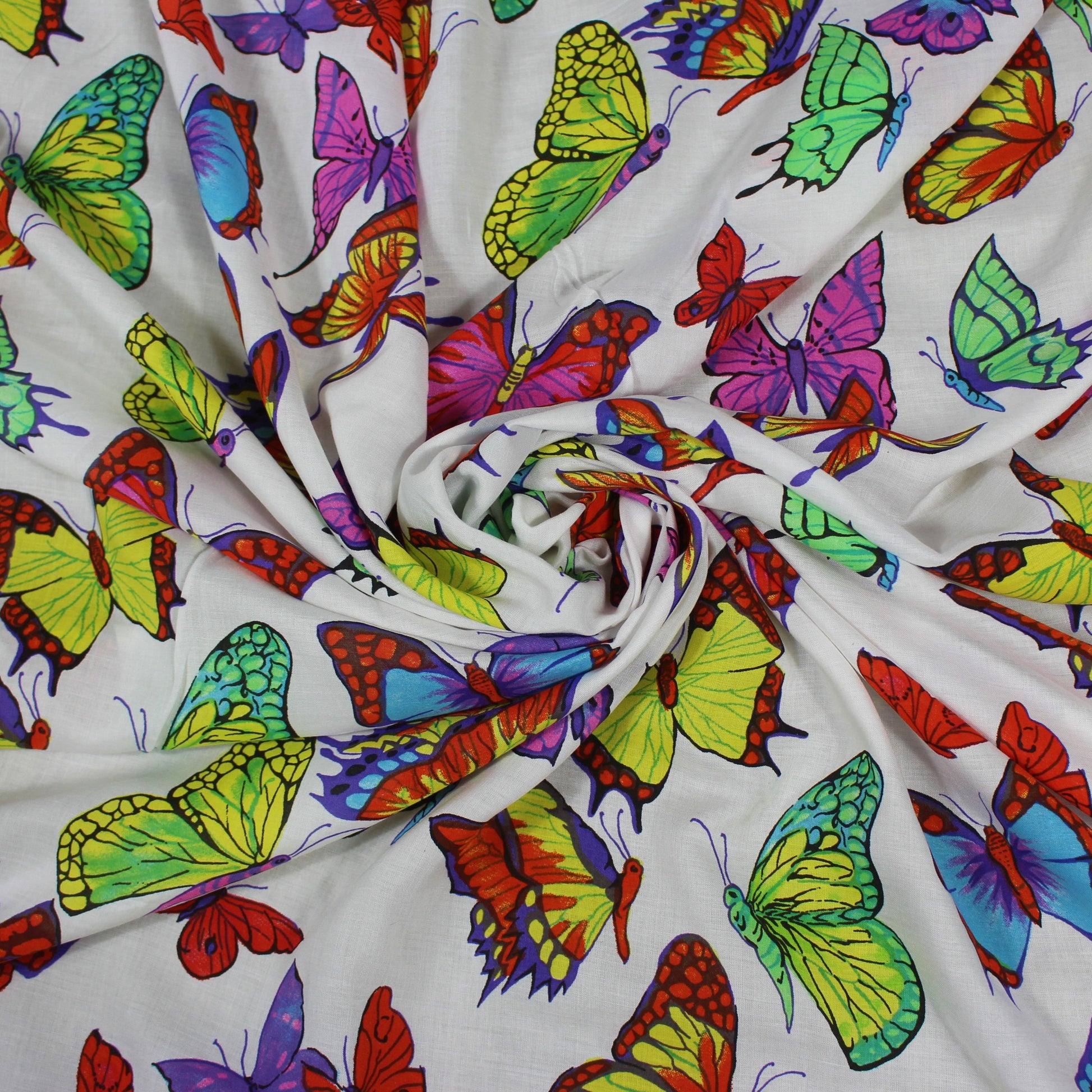 So Tissus - Tissu popeline coton - imprimé papillon | Bennytex | Mondial Tissus | Cousette | Tissus de rêve | Tissus.net