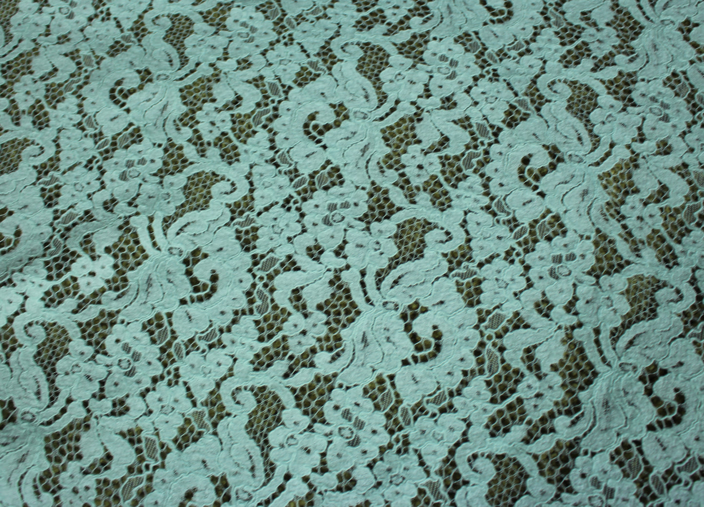 Tissus haute couture. Tissus au mètre pas cher. Tissus pas cher. Acheter tissus au mètre. Tissus français. Tissus de grandes maisons. Tissus haut de gamme. Tissus pour collection. Tissus pour createur. Jeune createur. Laine. Soie. Coton. Lin.