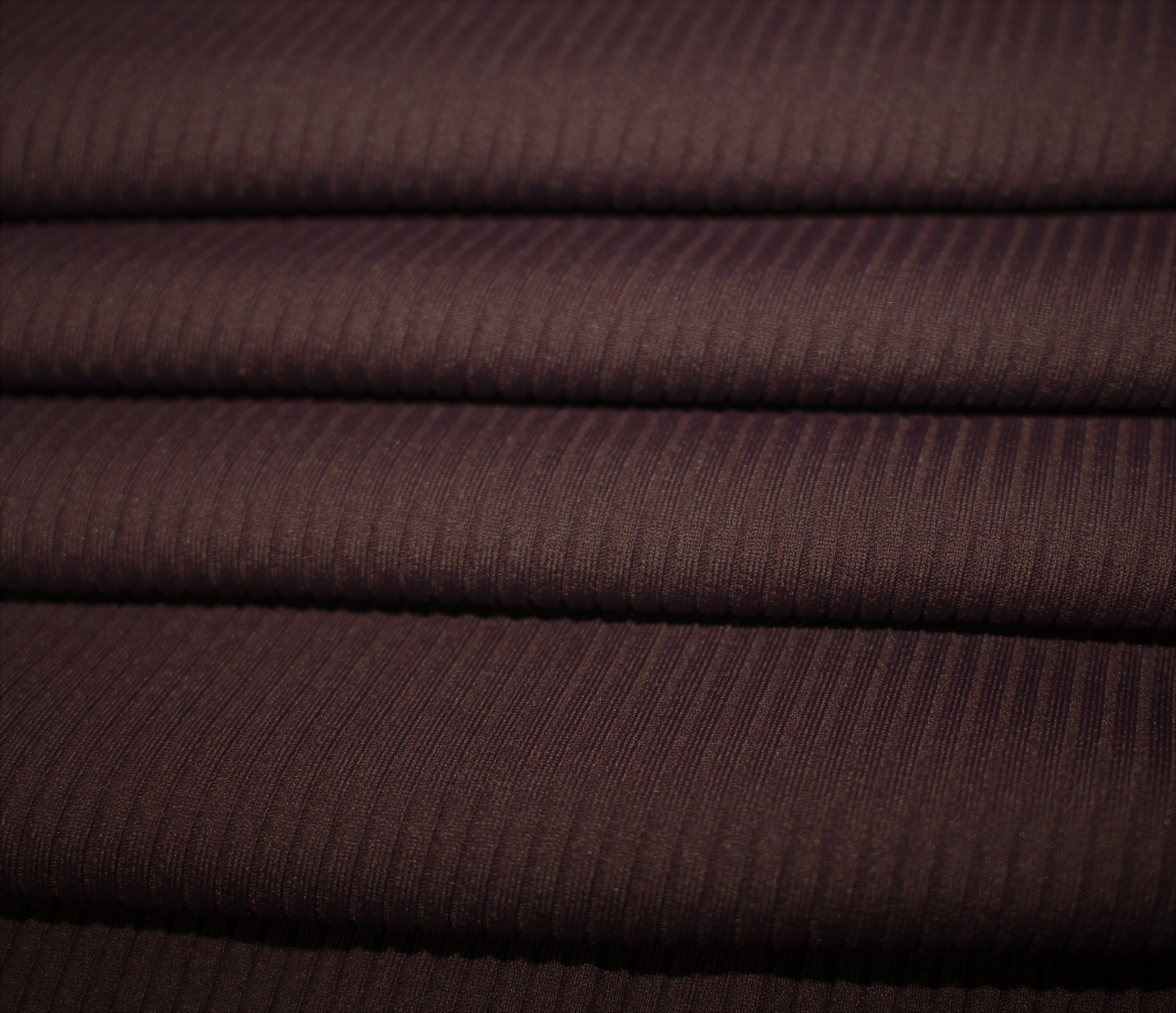 Tissus haute couture. Tissus au mètre pas cher. Tissus pas cher. Acheter tissus au mètre. Tissus français. Tissus de grandes maisons. Tissus haut de gamme. Tissus pour collection. Tissus pour createur. Jeune createur. Laine. Soie. Coton. Lin.