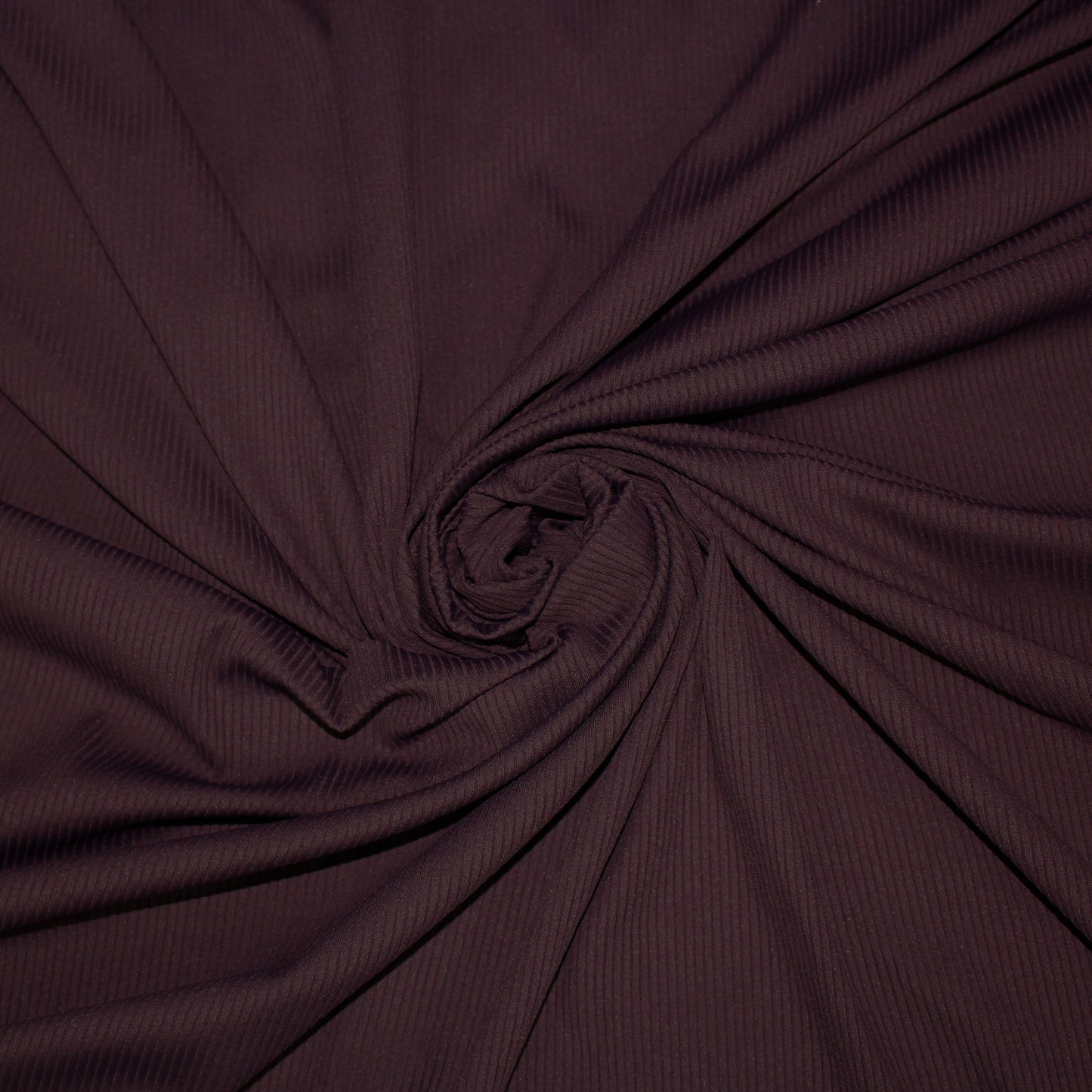 Tissus haute couture. Tissus au mètre pas cher. Tissus pas cher. Acheter tissus au mètre. Tissus français. Tissus de grandes maisons. Tissus haut de gamme. Tissus pour collection. Tissus pour createur. Jeune createur. Laine. Soie. Coton. Lin.