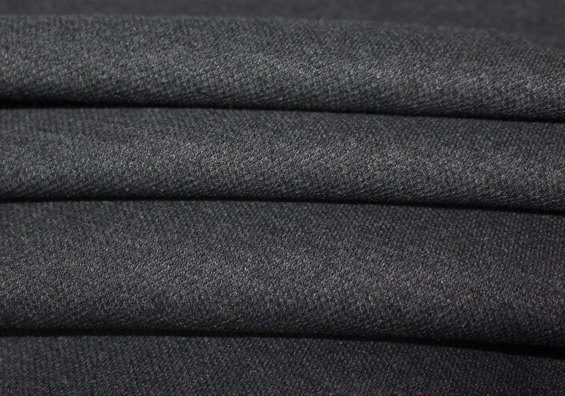 So Tissus - Tissu piqué de coton thermocollé - gris foncé | Bennytex | Mondial Tissus | Cousette | Tissus de rêve | Tissus.net