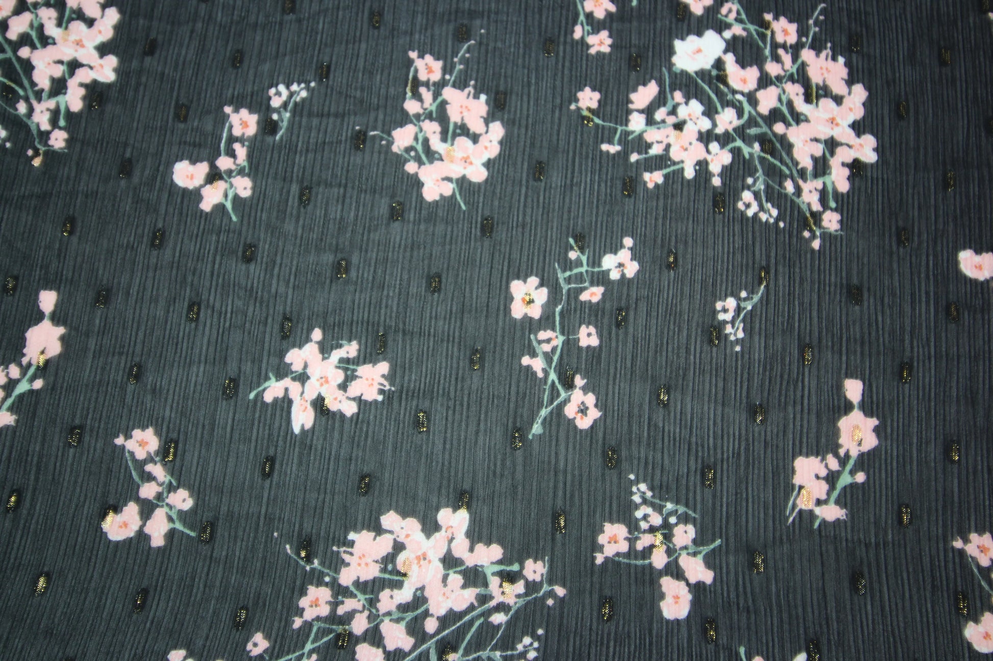 Tissu mousseline crêpe georgette polyester - imprimé fleuri | Bennytex | Mondial Tissus | Cousette | Tissus de rêve | Tissus.net