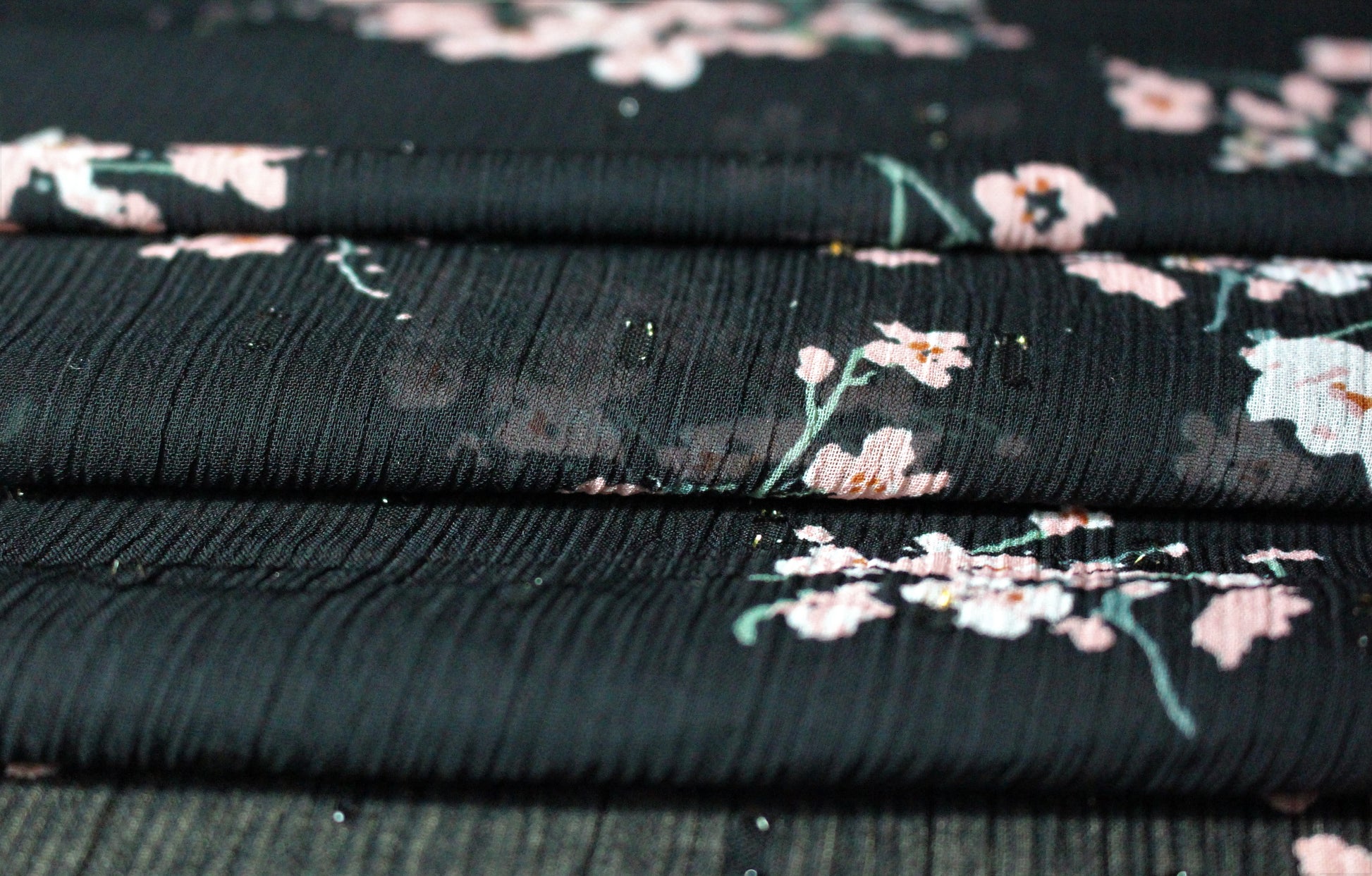 Tissu mousseline crêpe georgette polyester - imprimé fleuri | Bennytex | Mondial Tissus | Cousette | Tissus de rêve | Tissus.net