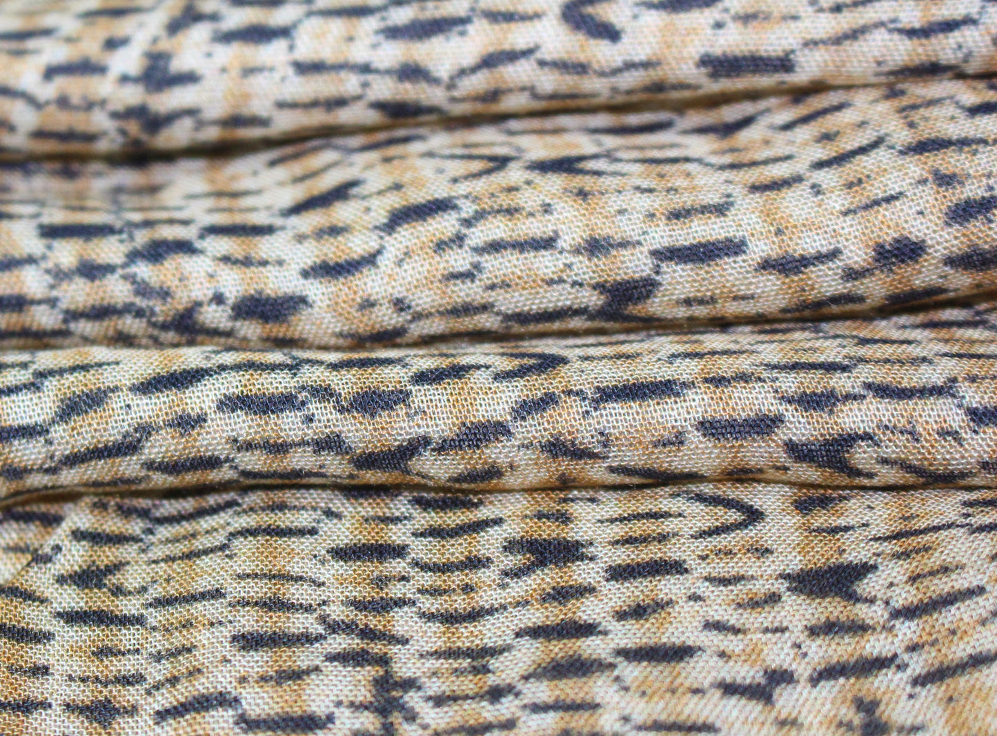 So Tissus - Tissu toile de viscose - imprimé tacheté | Bennytex | Mondial Tissus | Cousette | Tissus de rêve | Tissus.net