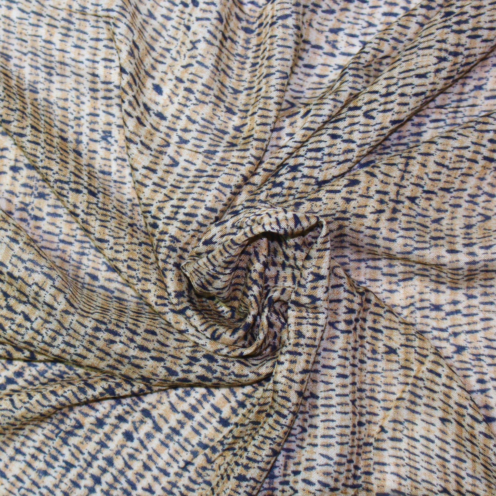 So Tissus - Tissu voile de viscose - imprimé tacheté | Bennytex | Mondial Tissus | Cousette | Tissus de rêve | Tissus.net