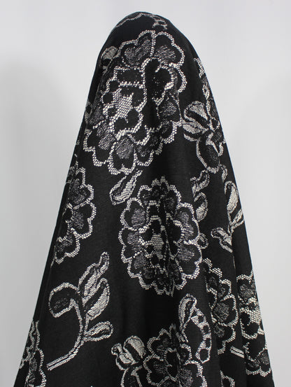 Tissus haute couture. Tissus au mètre pas cher. Tissus pas cher. Acheter tissus au mètre. Tissus français. Tissus de grandes maisons. Tissus haut de gamme. Tissus pour collection. Tissus pour createur. Jeune createur. Laine. Soie. Coton. Lin.