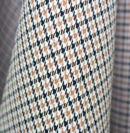 So Tissus - Tissu gabardine coton - imprimé pied de poule - noir blanc et beige | Bennytex | Mondial Tissus | Cousette | Tissus de rêve | Tissus.net
