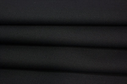 Tissus haute couture. Tissus au mètre pas cher. Tissus pas cher. Acheter tissus au mètre. Tissus français. Tissus de grandes maisons. Tissus haut de gamme. Tissus pour collection. Tissus pour createur. Jeune createur. Laine. Soie. Coton. Lin.