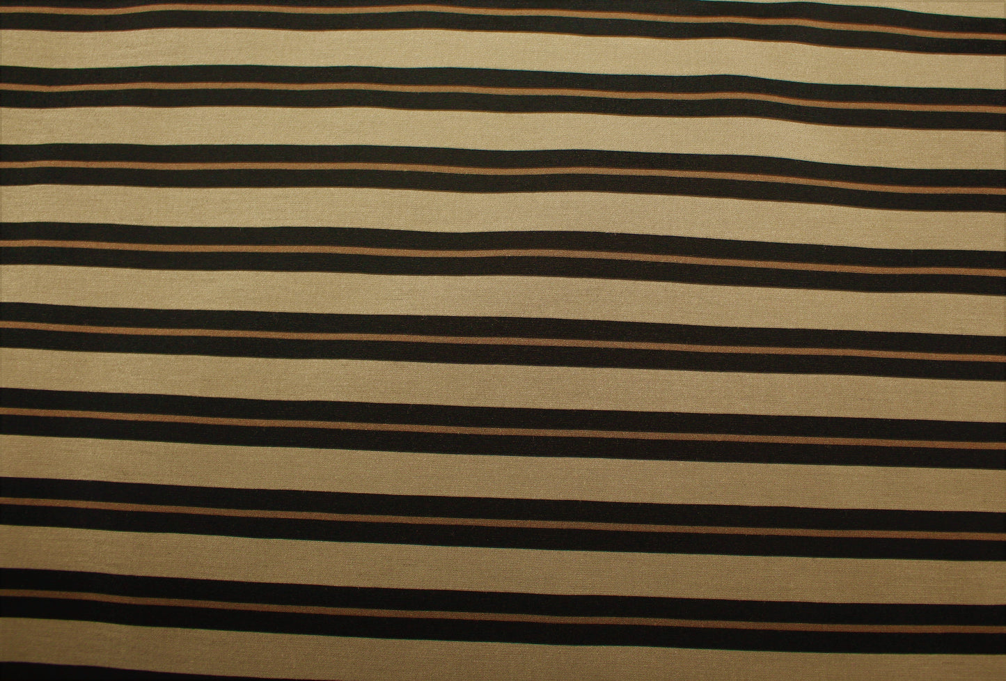 So Tissus - Tissu popeline viscose rayée - ton beige et noir | Bennytex | Mondial Tissus | Cousette | Tissus de rêve | Tissus.net