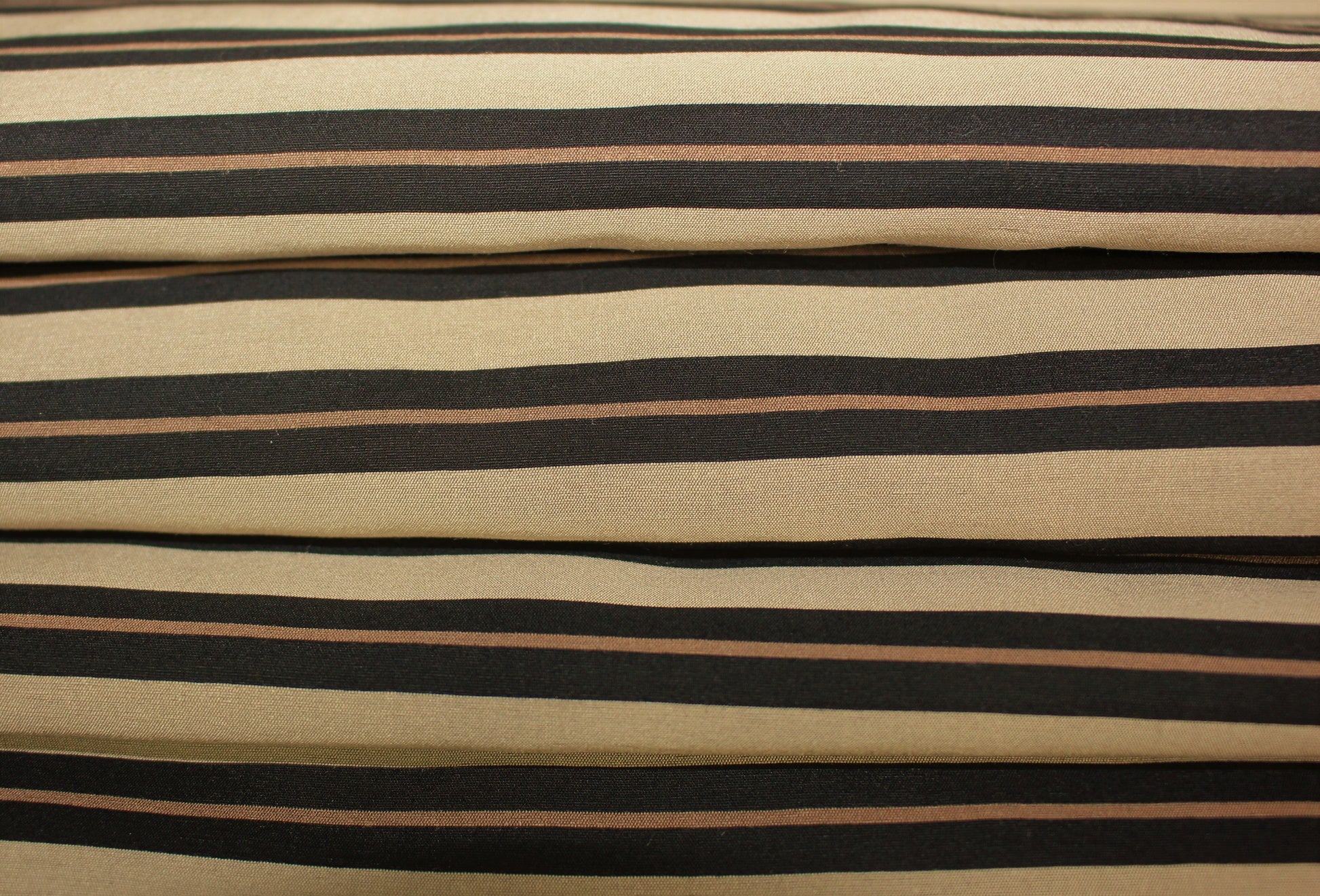 So Tissus - Tissu popeline viscose rayée - ton beige et noir | Bennytex | Mondial Tissus | Cousette | Tissus de rêve | Tissus.net