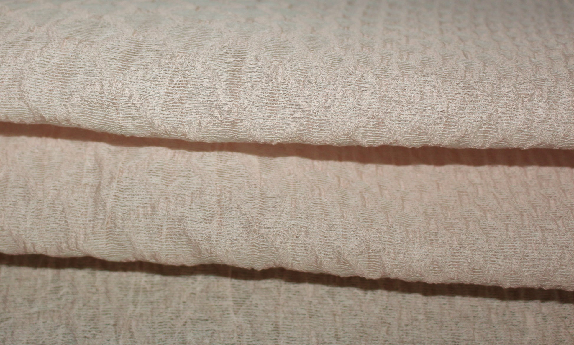 Tissu organza gaufré - rose pâle - photo 2/3 | So Tissus