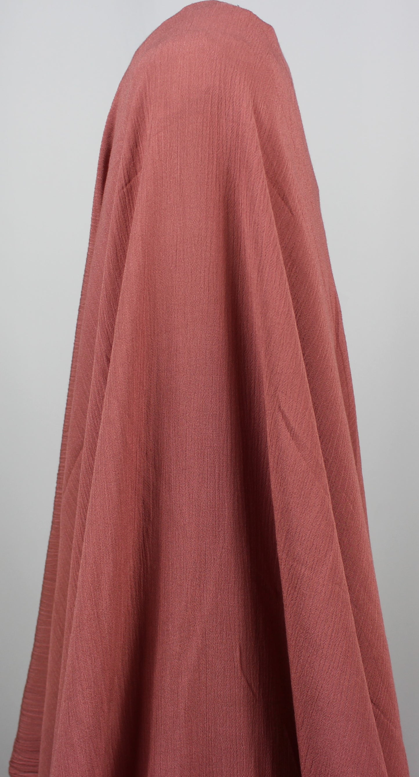 Tissus haute couture. Tissus au mètre pas cher. Tissus pas cher. Acheter tissus au mètre. Tissus français. Tissus de grandes maisons. Tissus haut de gamme. Tissus pour collection. Tissus pour createur. Jeune createur. Laine. Soie. Coton. Lin.