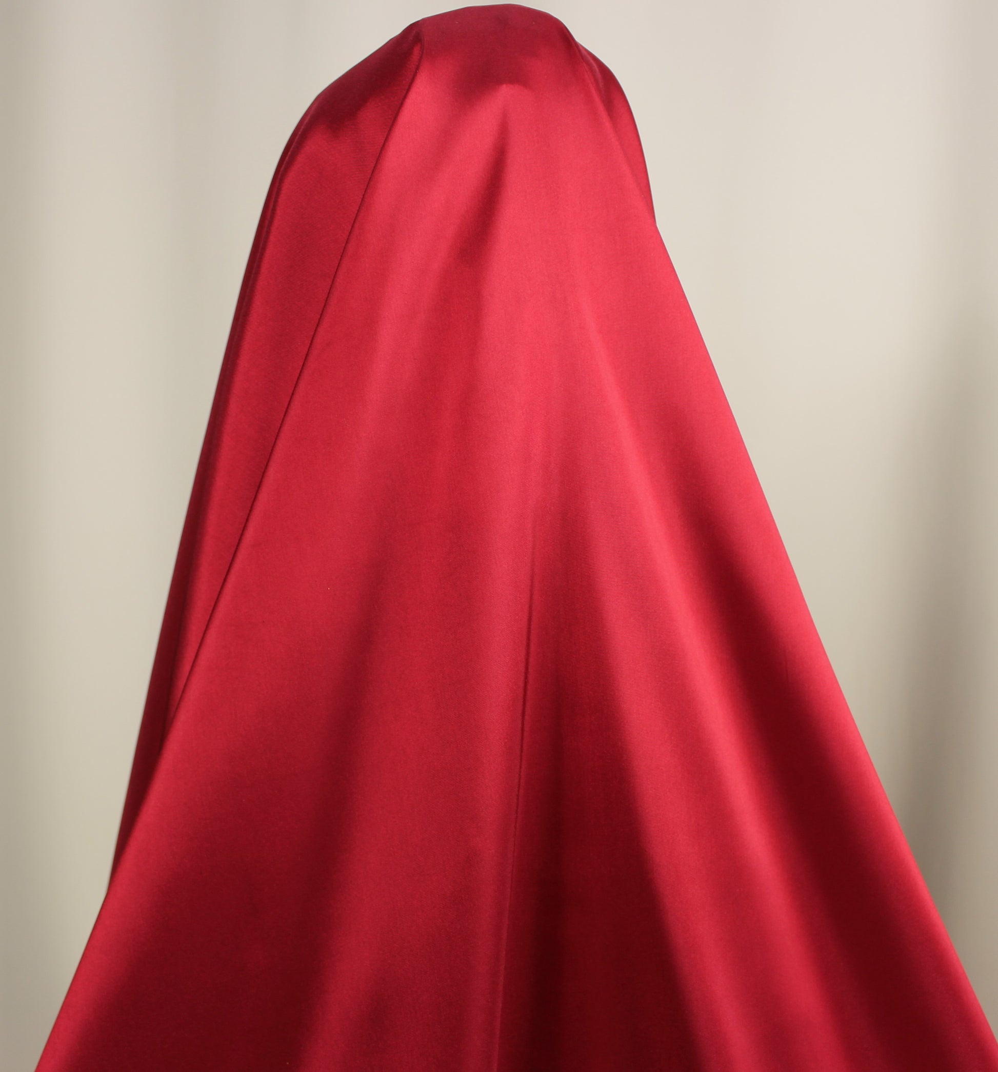 Tissus haute couture. Tissus au mètre pas cher. Tissus pas cher. Acheter tissus au mètre. Tissus français. Tissus de grandes maisons. Tissus haut de gamme. Tissus pour collection. Tissus pour createur. Jeune createur. Laine. Soie. Coton. Lin.