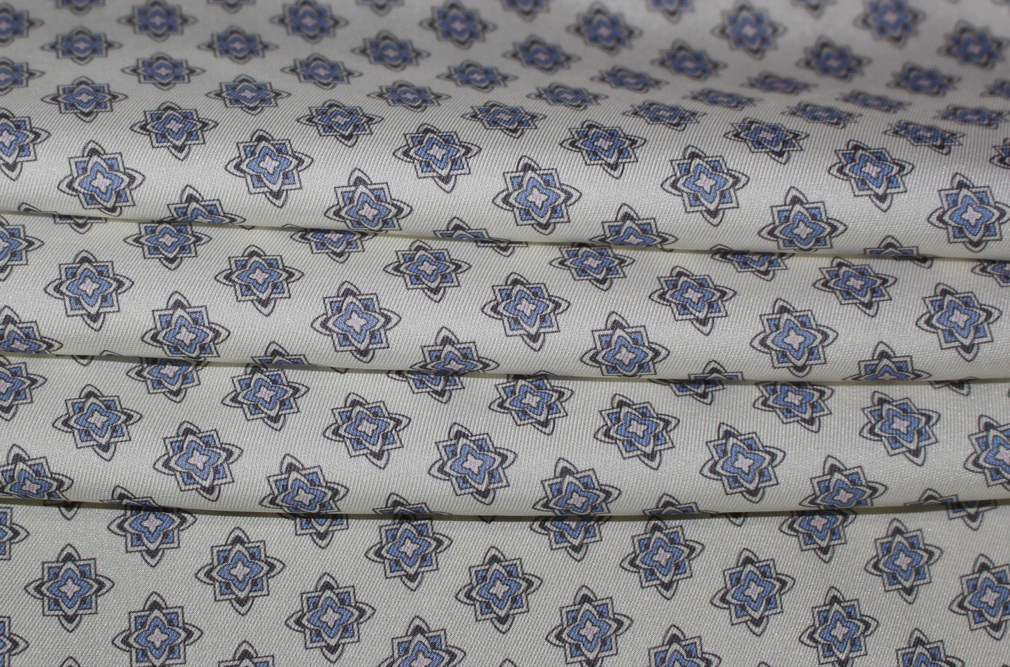 Tissu twill polyester imprimé baroque - photo 2/5 | So Tissus