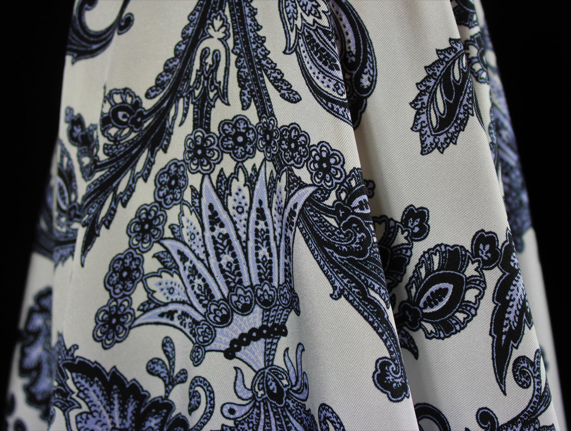 Tissu twill polyester imprimé cachemire - photo 4/4 | So Tissus