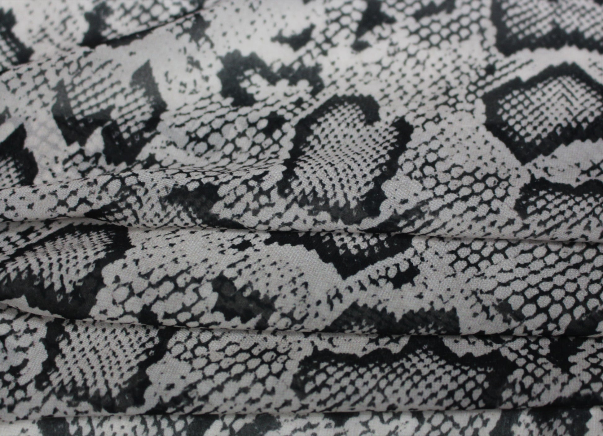 Tissu mousseline polyester - imprimé reptile - photo 2/6 | So Tissus