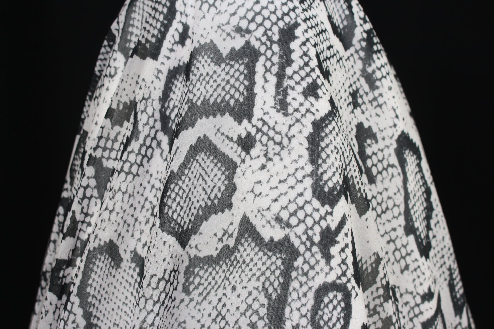 Tissu mousseline polyester - imprimé reptile - photo 5/6 | So Tissus