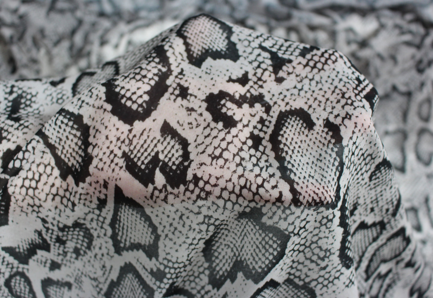 Tissu mousseline polyester - imprimé reptile - photo 3/6 | So Tissus