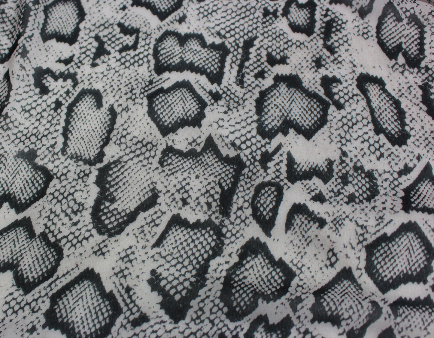 Tissu mousseline polyester - imprimé reptile - photo 6/6 | So Tissus