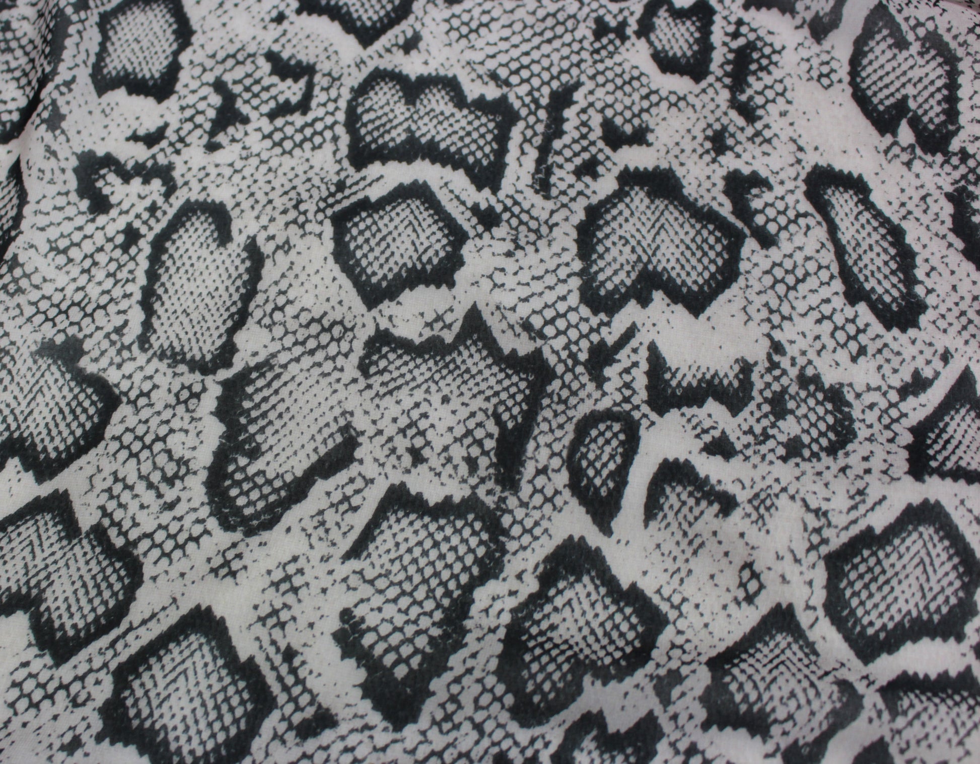 Tissu mousseline polyester - imprimé reptile - photo 6/6 | So Tissus